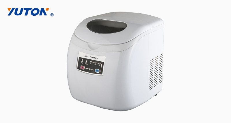 YT-E-004 Fabbricatore di ghiaccio in ABS da 2,8 litri bianco 120W 220V